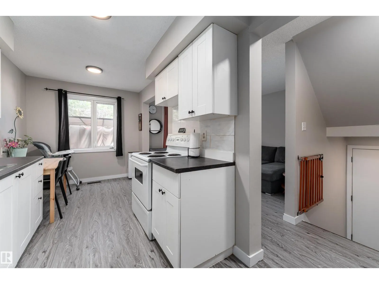 #12 14230 80 ST NW