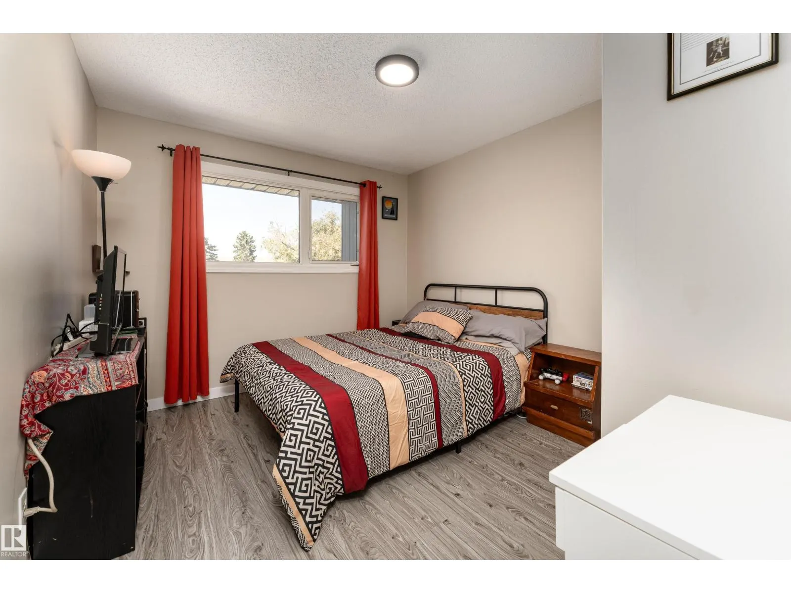 #12 14230 80 ST NW