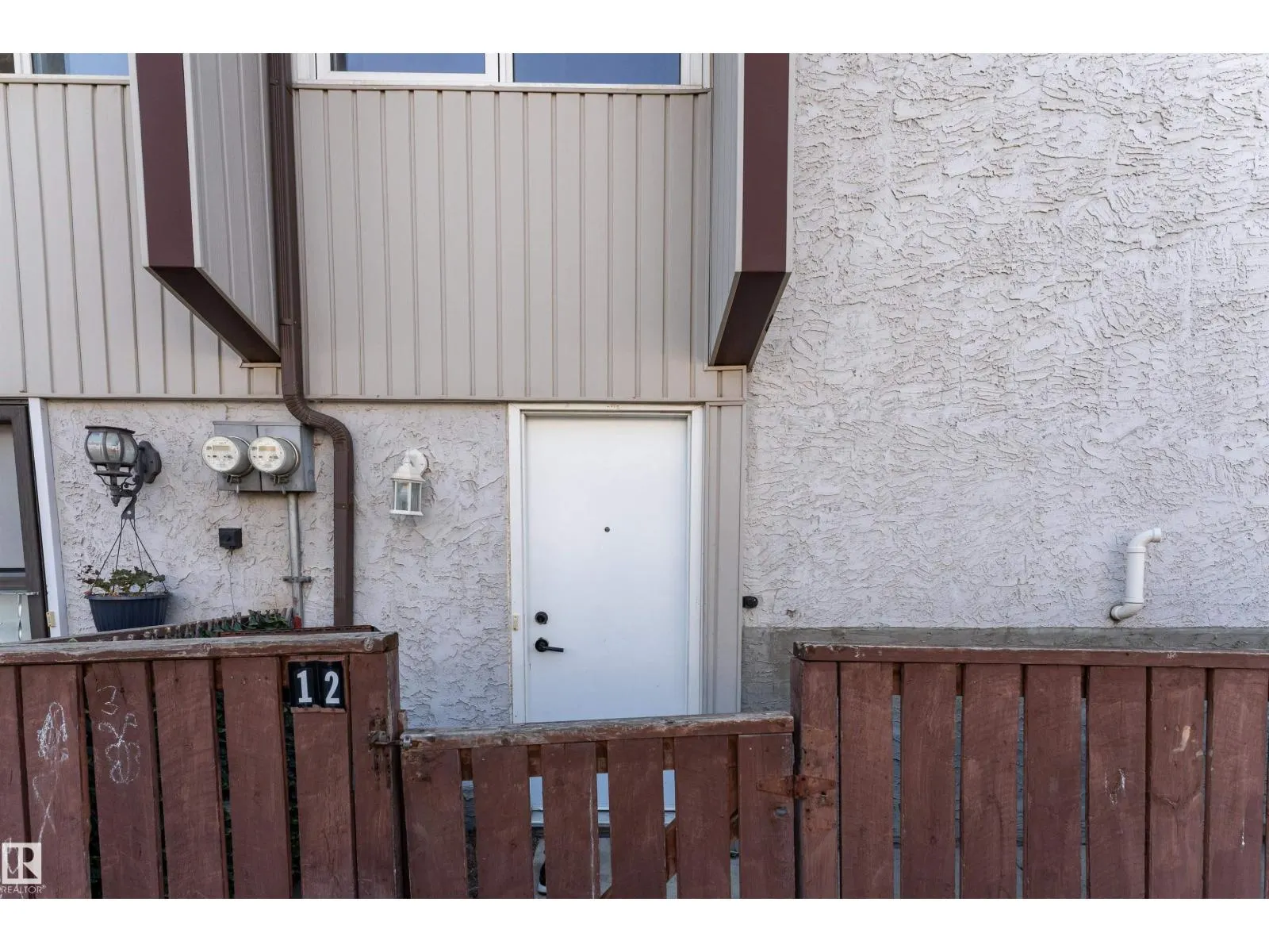 #12 14230 80 ST NW