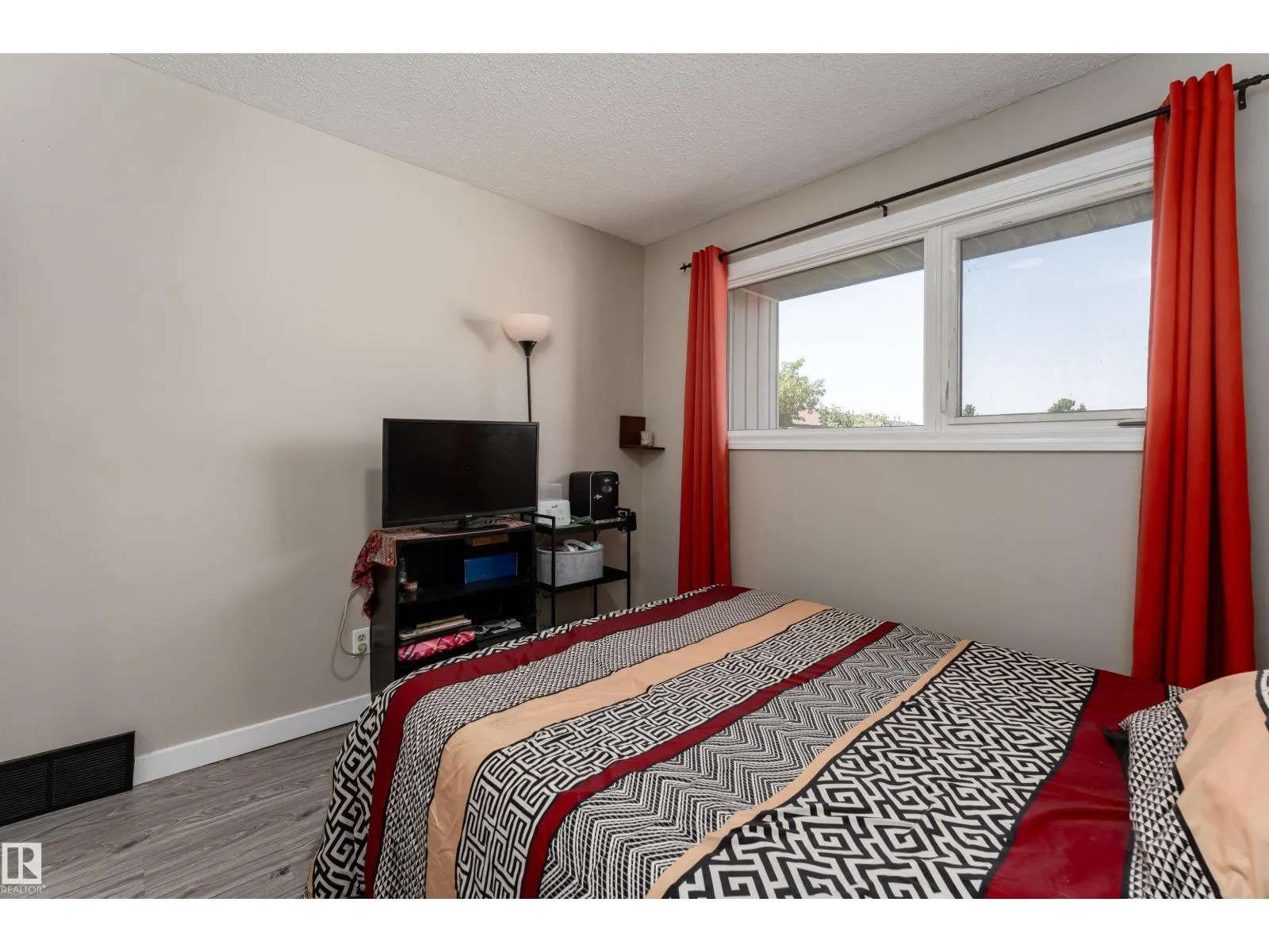 #12 14230 80 ST NW