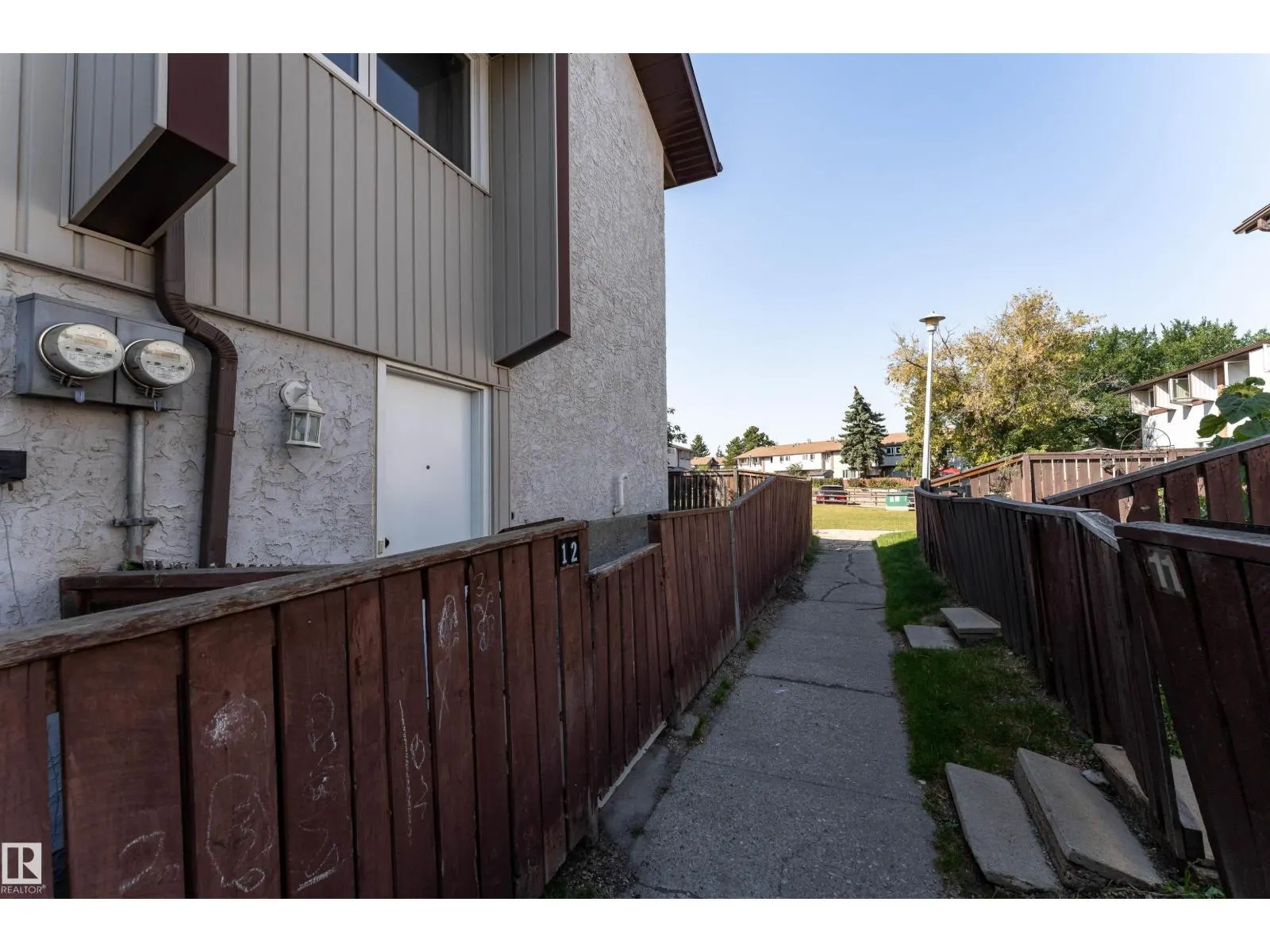 #12 14230 80 ST NW
