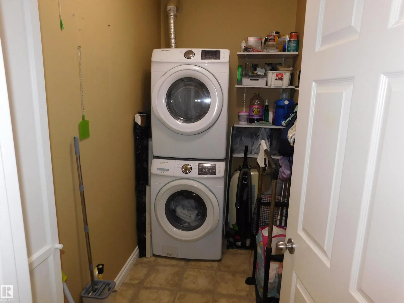 #402 9120 156 ST NW