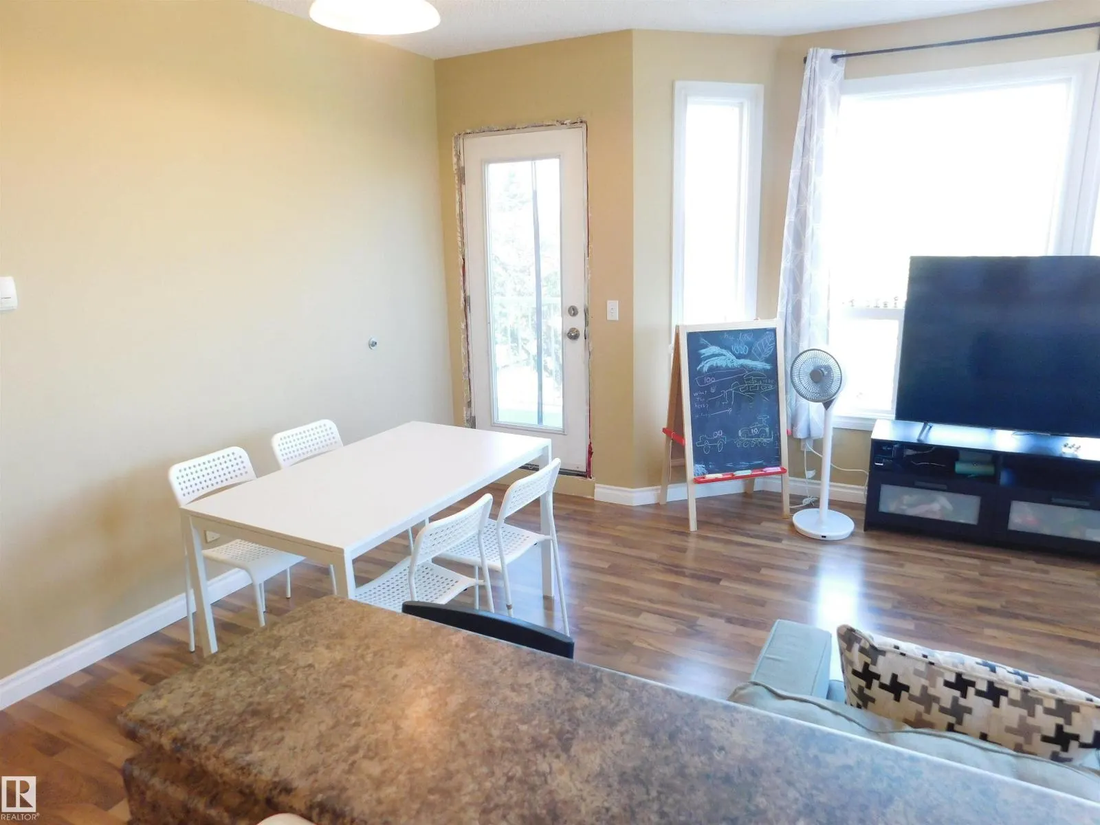 #402 9120 156 ST NW