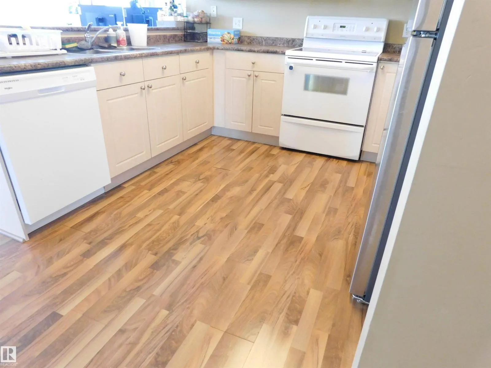 #402 9120 156 ST NW