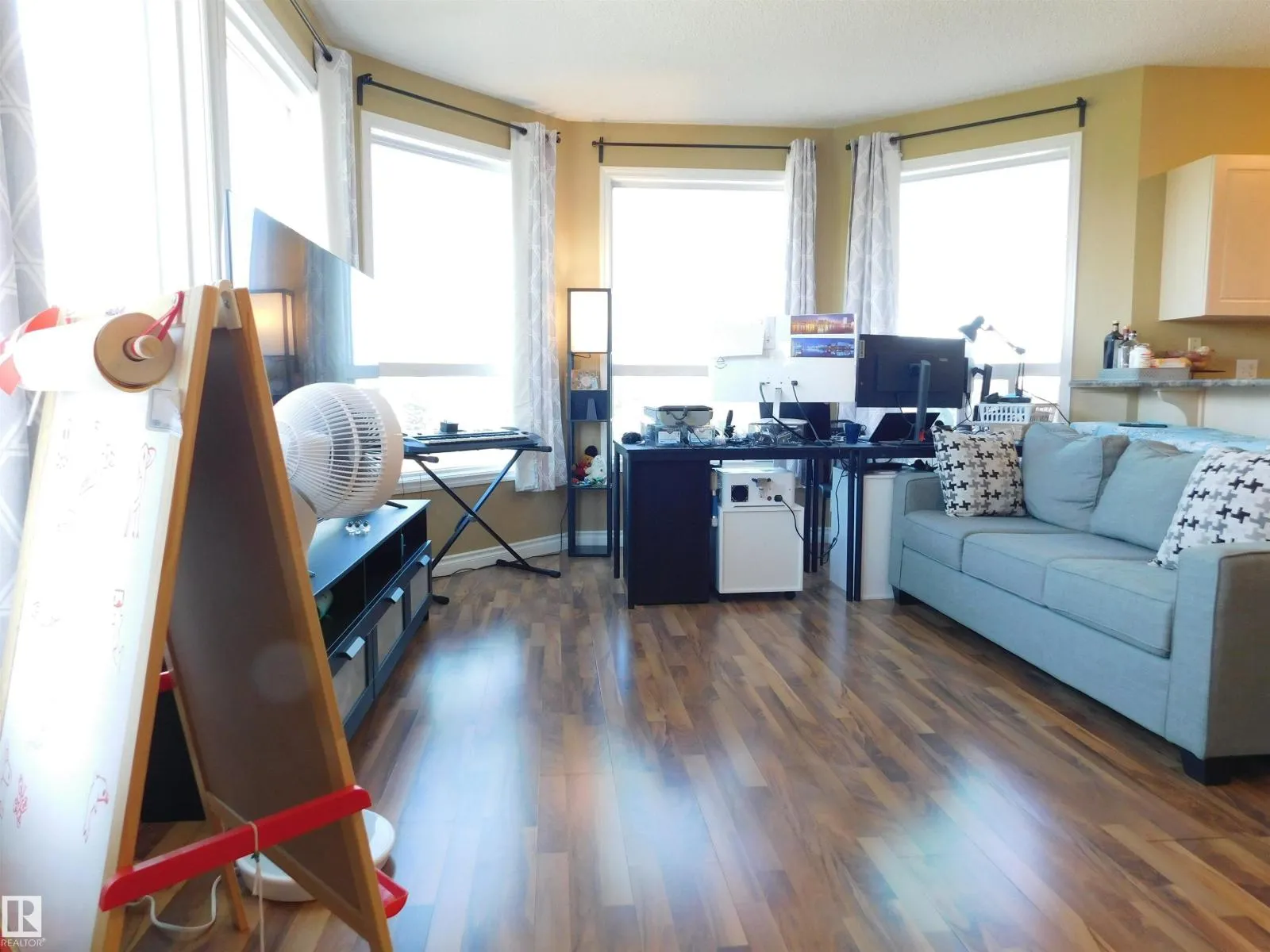 #402 9120 156 ST NW