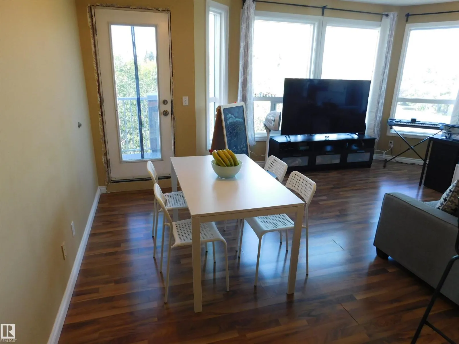 #402 9120 156 ST NW