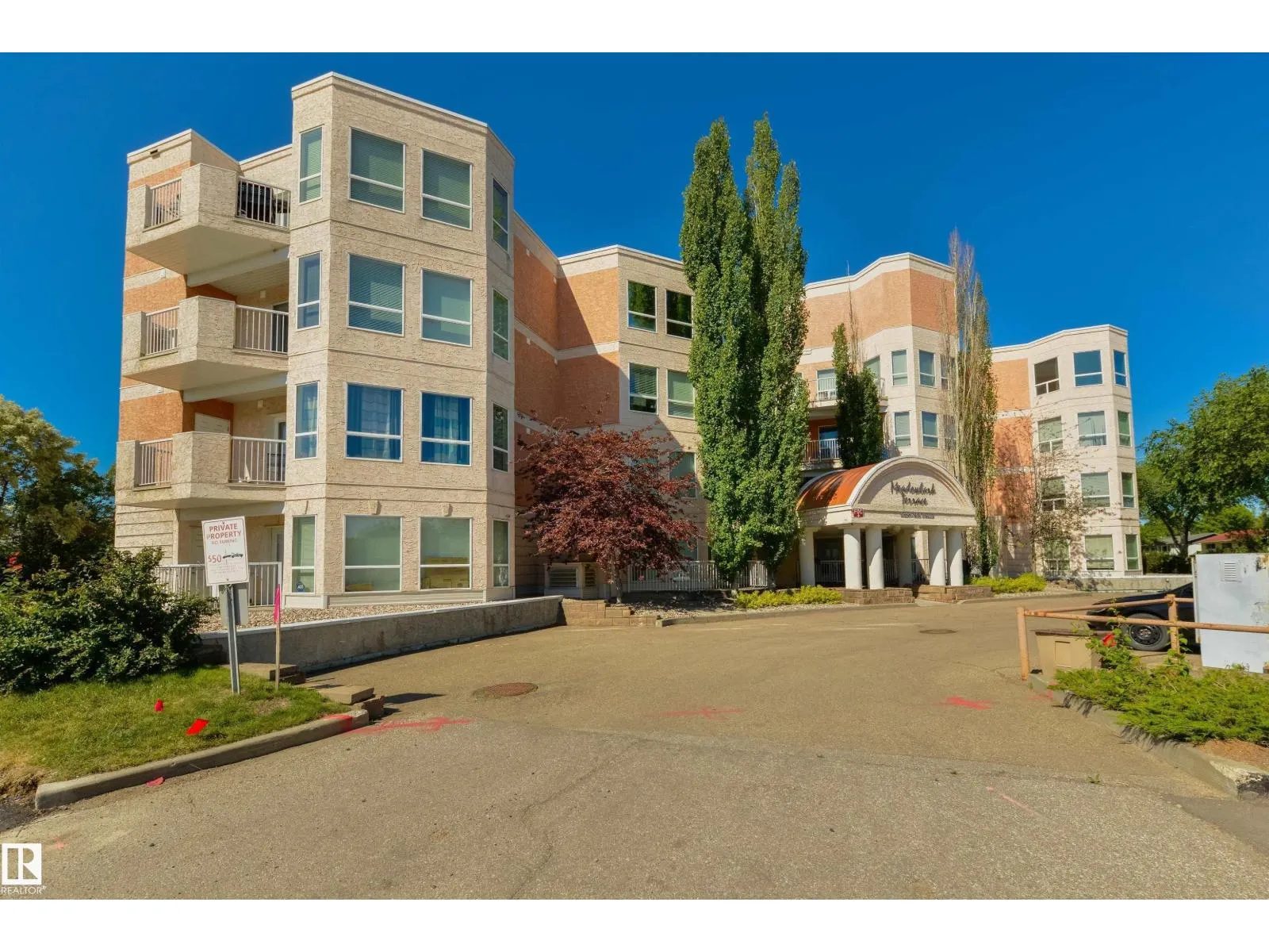 #402 9120 156 ST NW