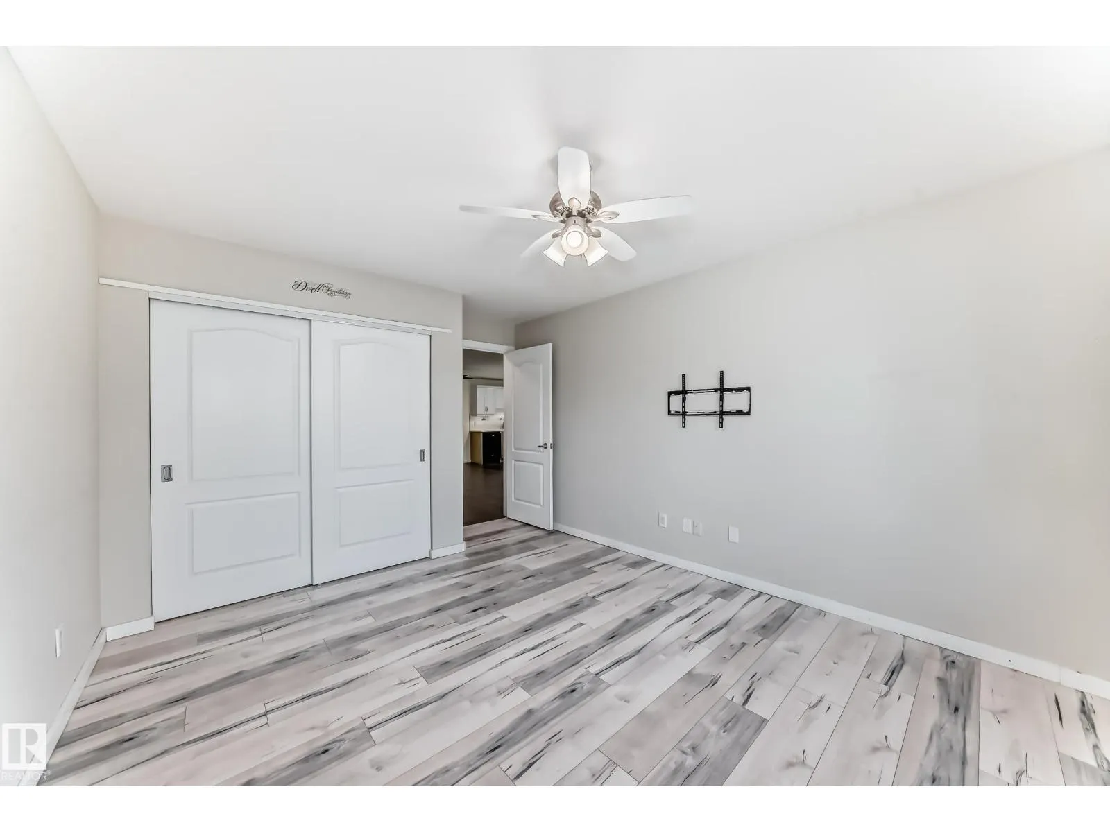 #125 278 SUDER GREENS DR NW