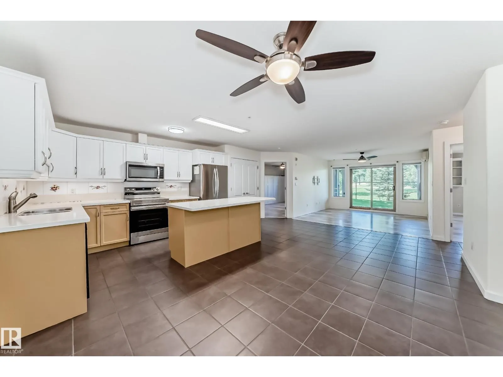 #125 278 SUDER GREENS DR NW