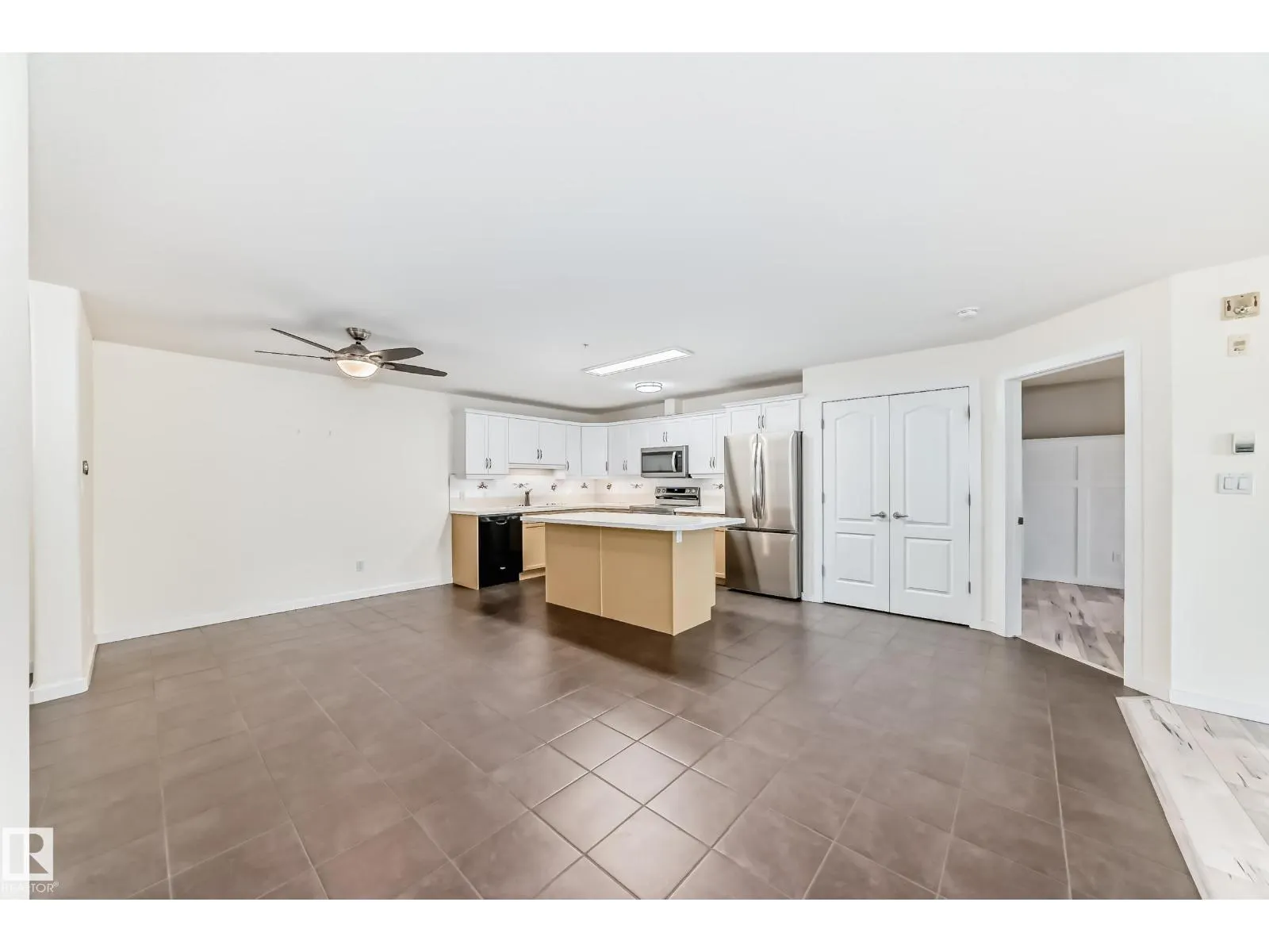 #125 278 SUDER GREENS DR NW