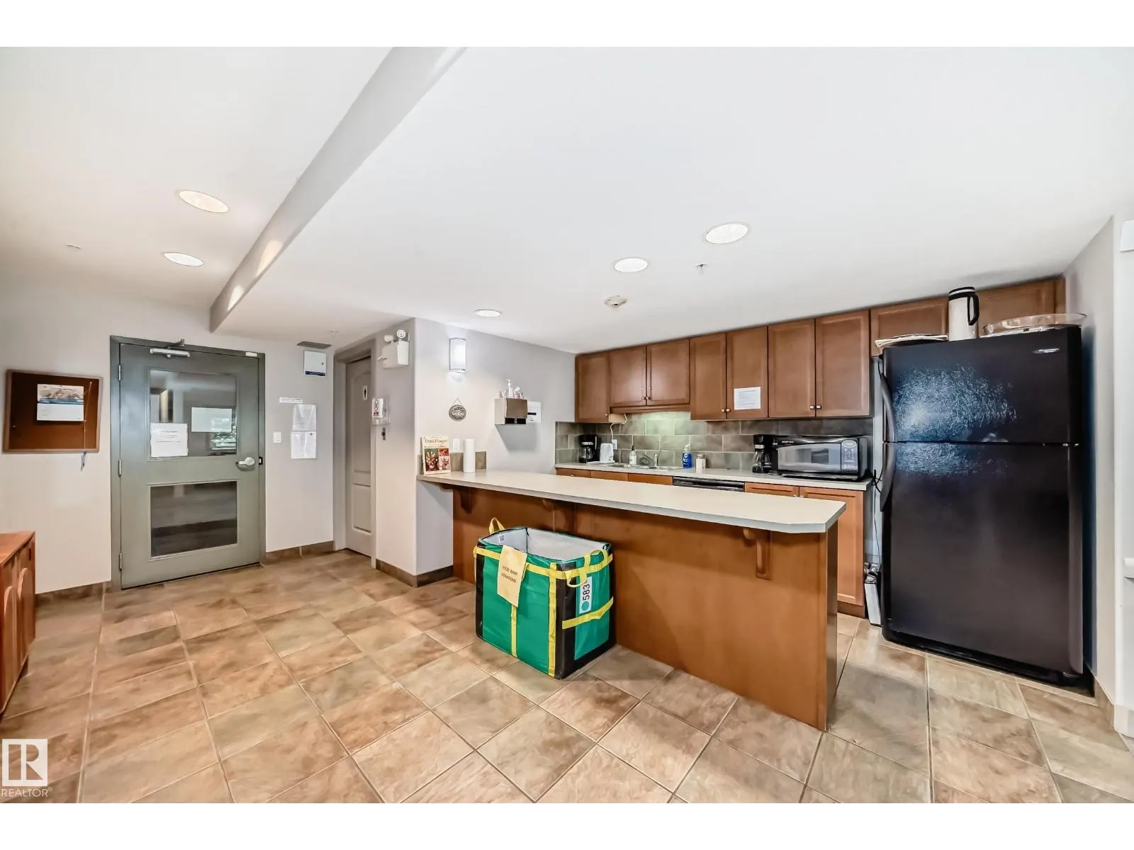 #125 278 SUDER GREENS DR NW