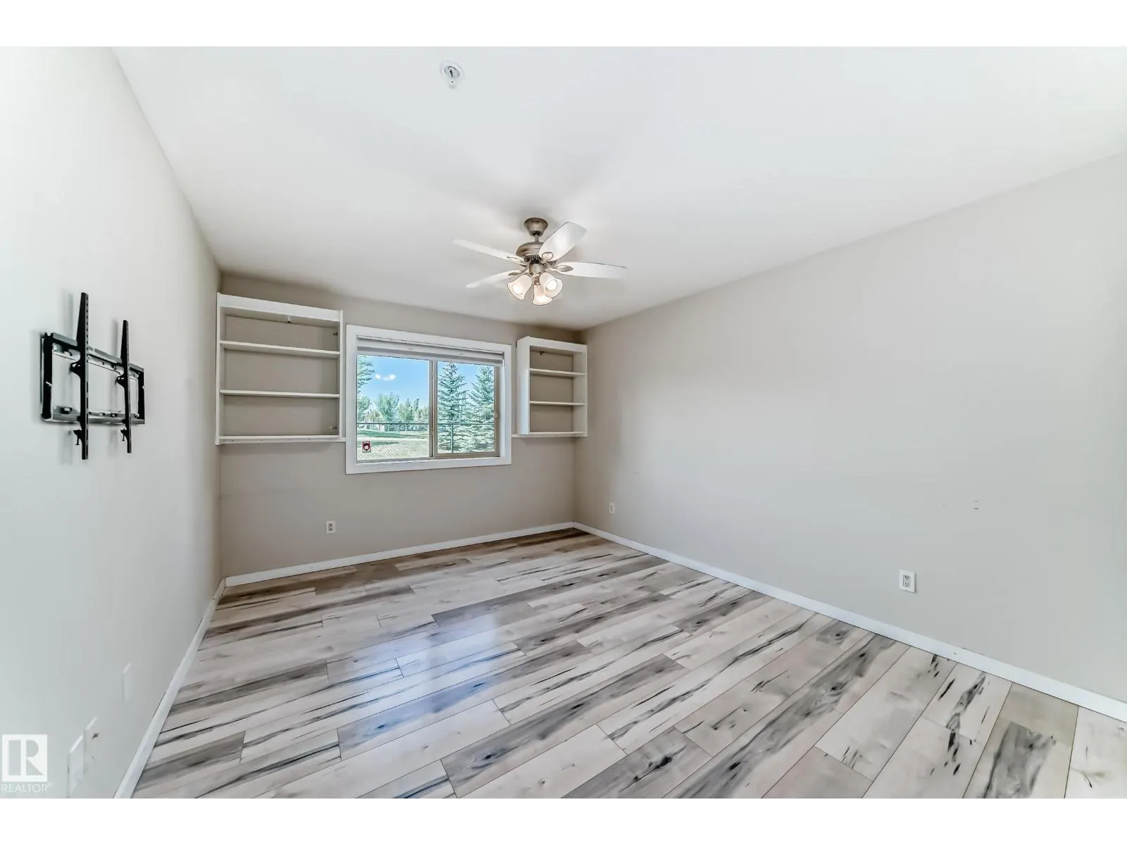 #125 278 SUDER GREENS DR NW