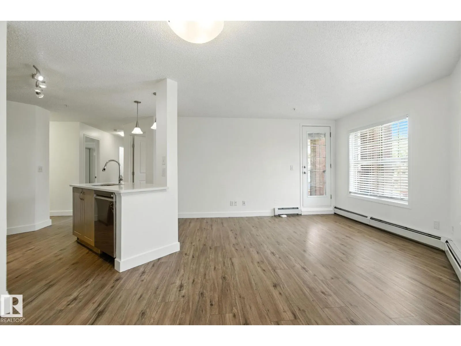 #213 11449 ELLERSLIE RD SW
