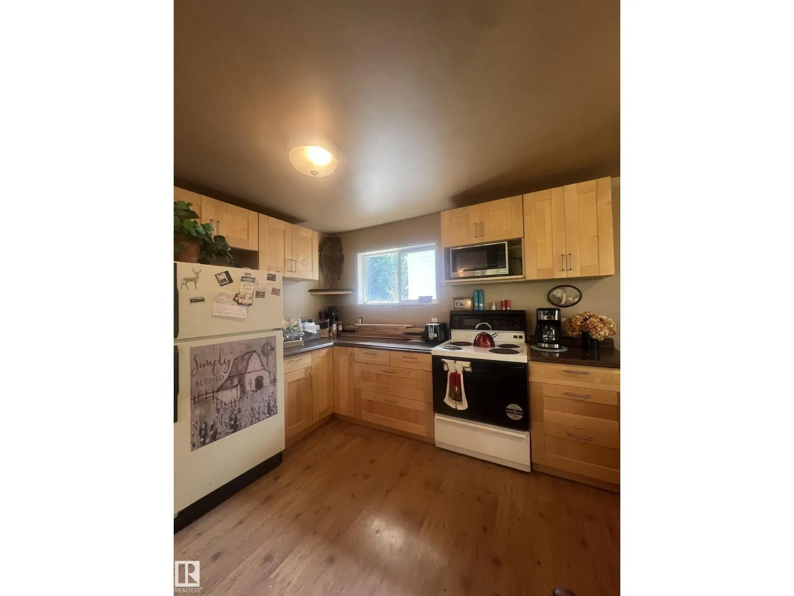 20 PINE CR