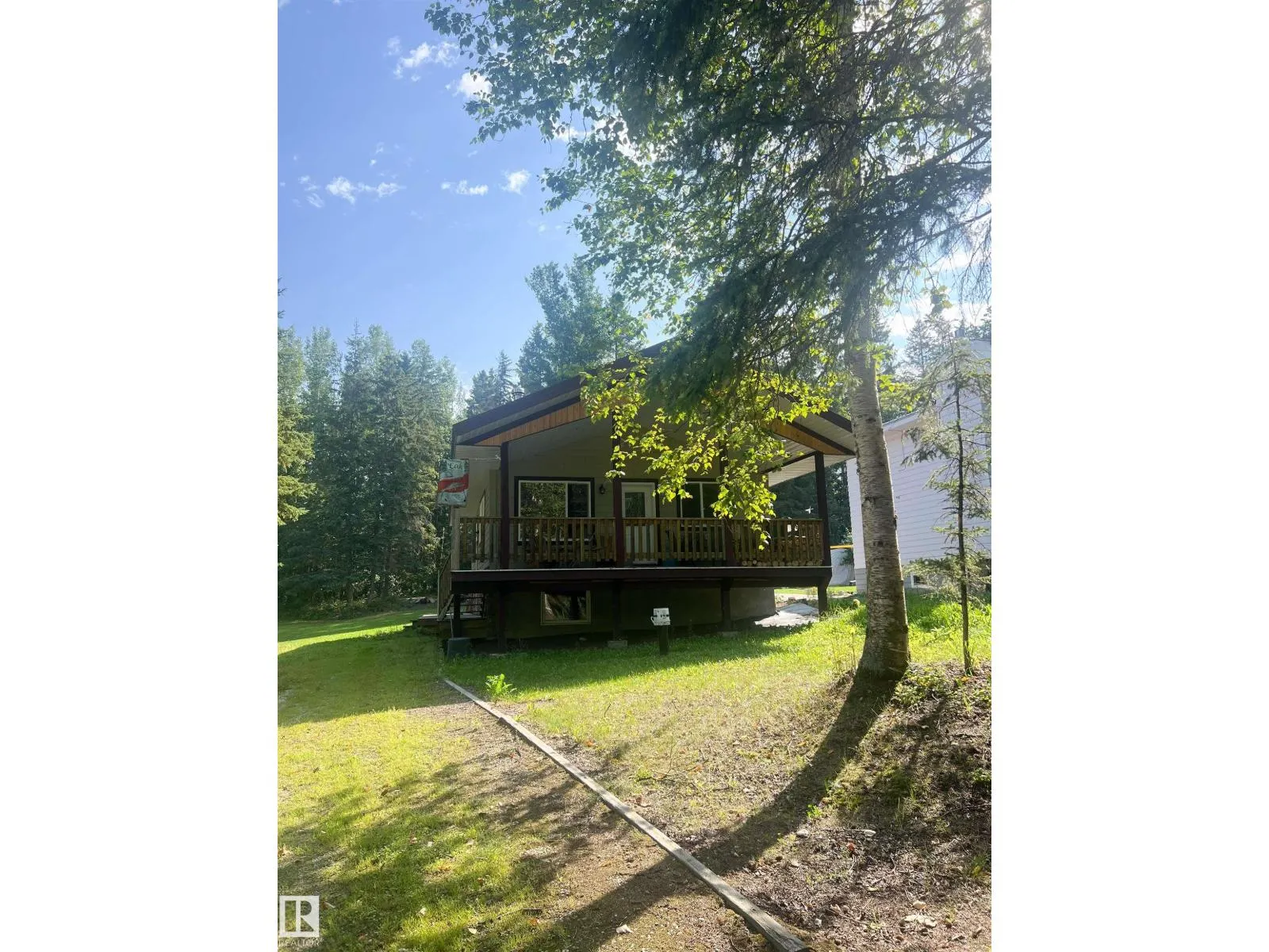 20 PINE CR