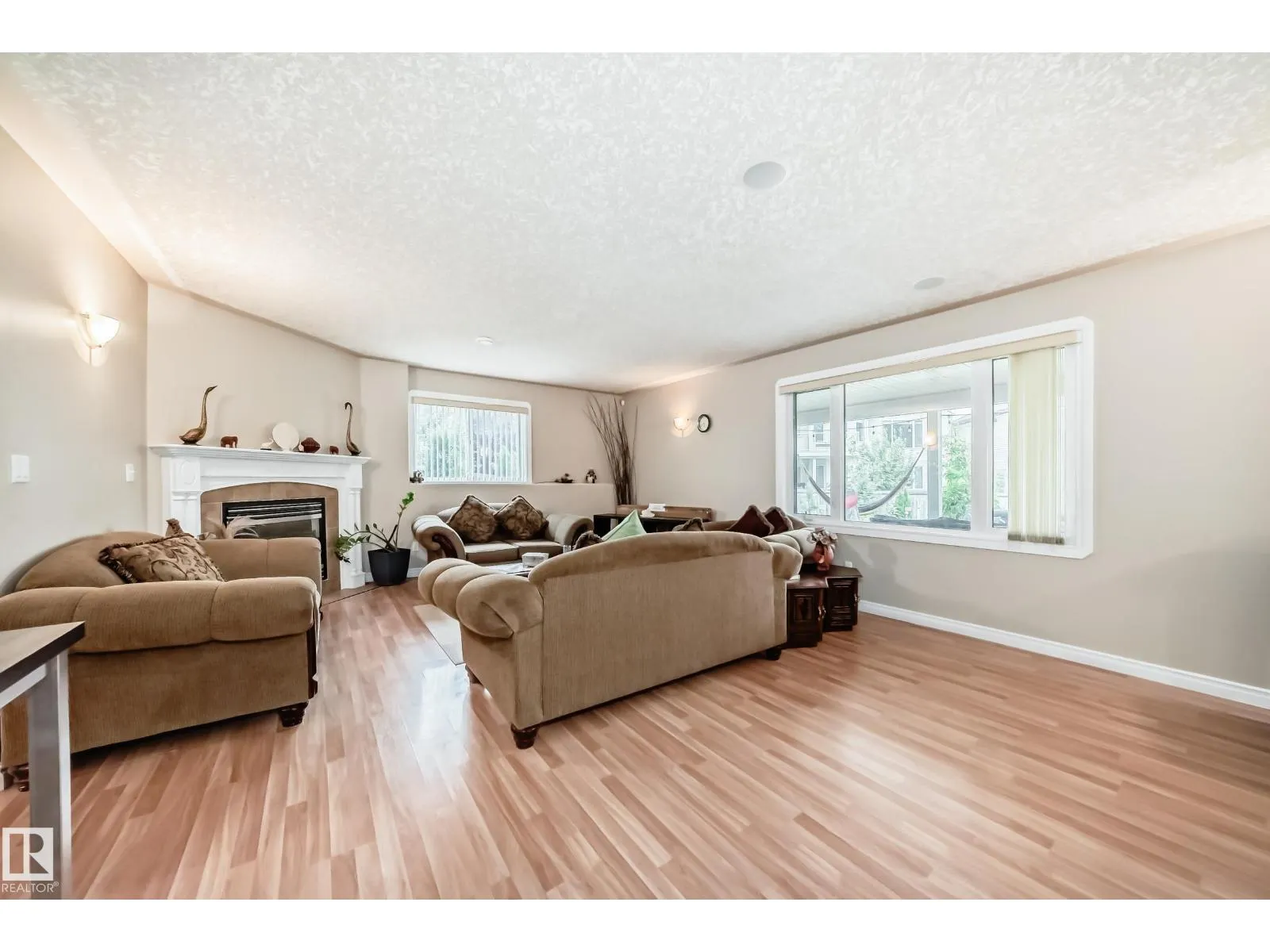 1436 BISHOP PT SW