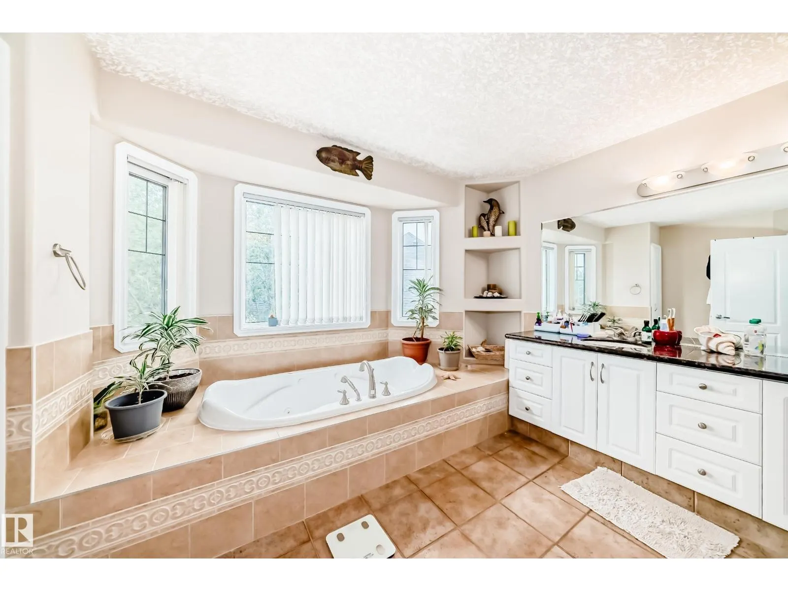 1436 BISHOP PT SW