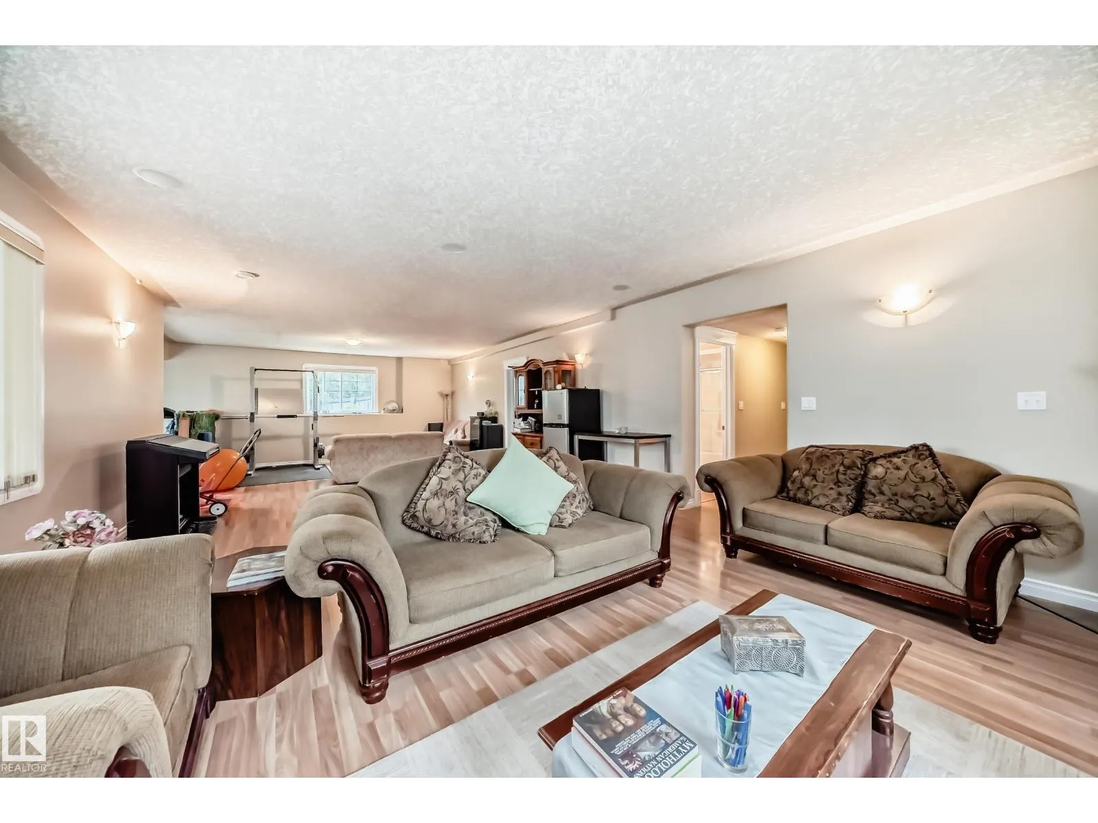 1436 BISHOP PT SW