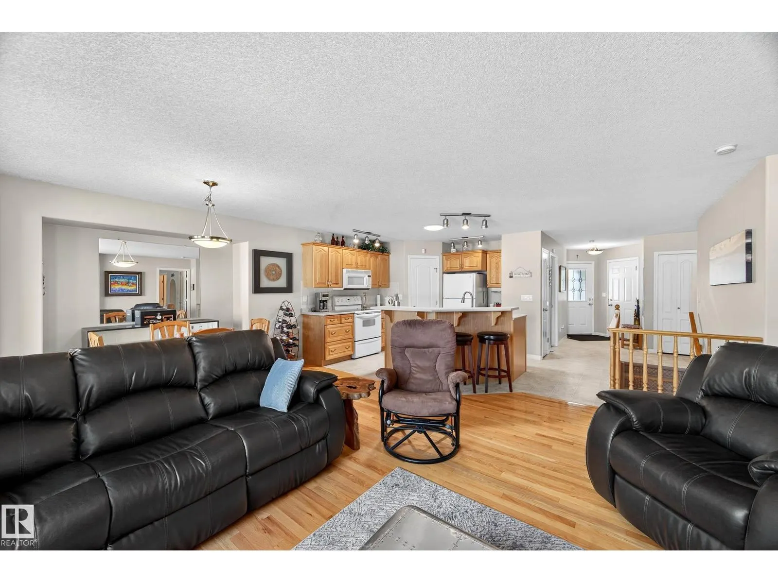 #25 16415 77 ST NW