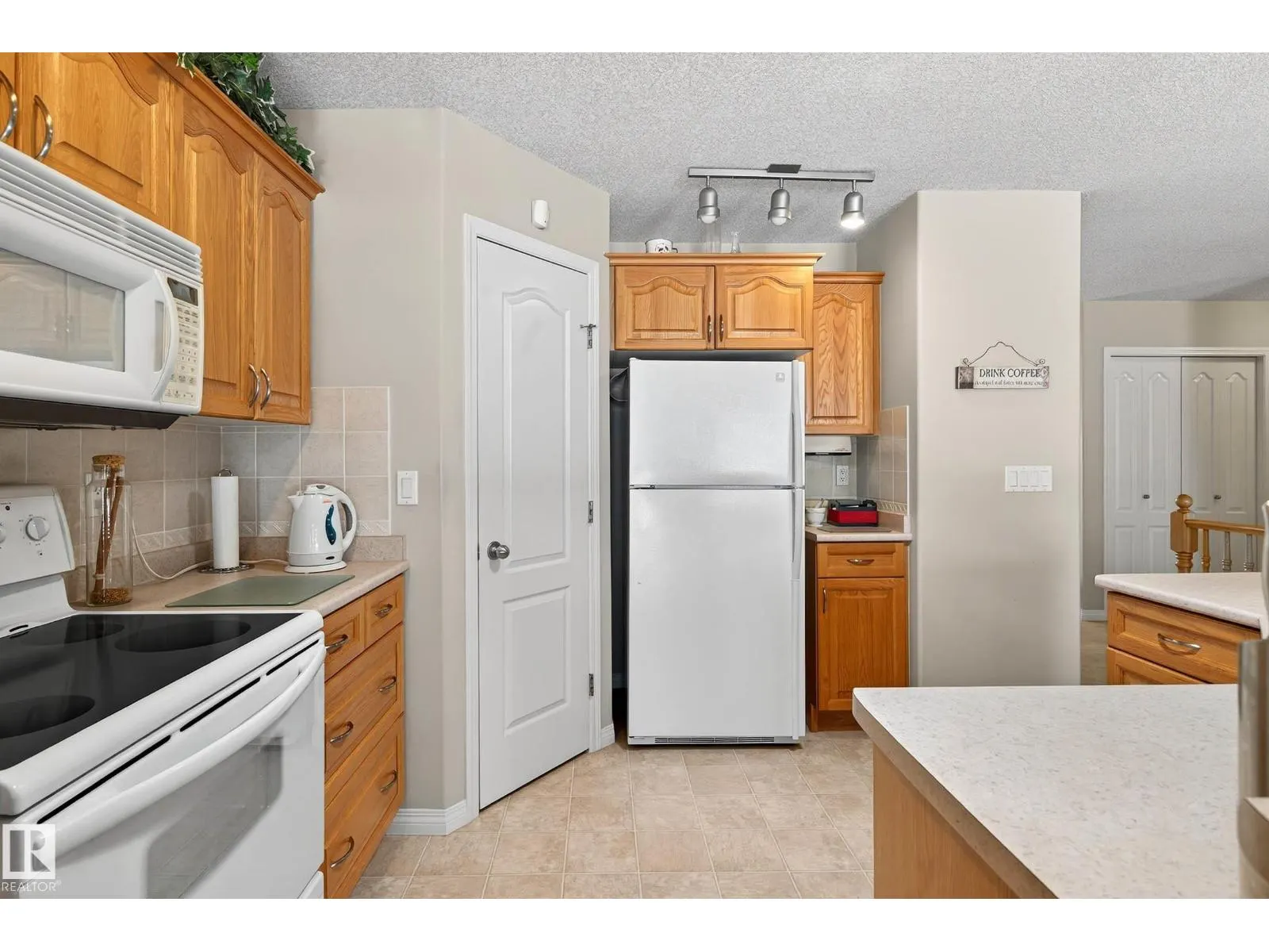 #25 16415 77 ST NW