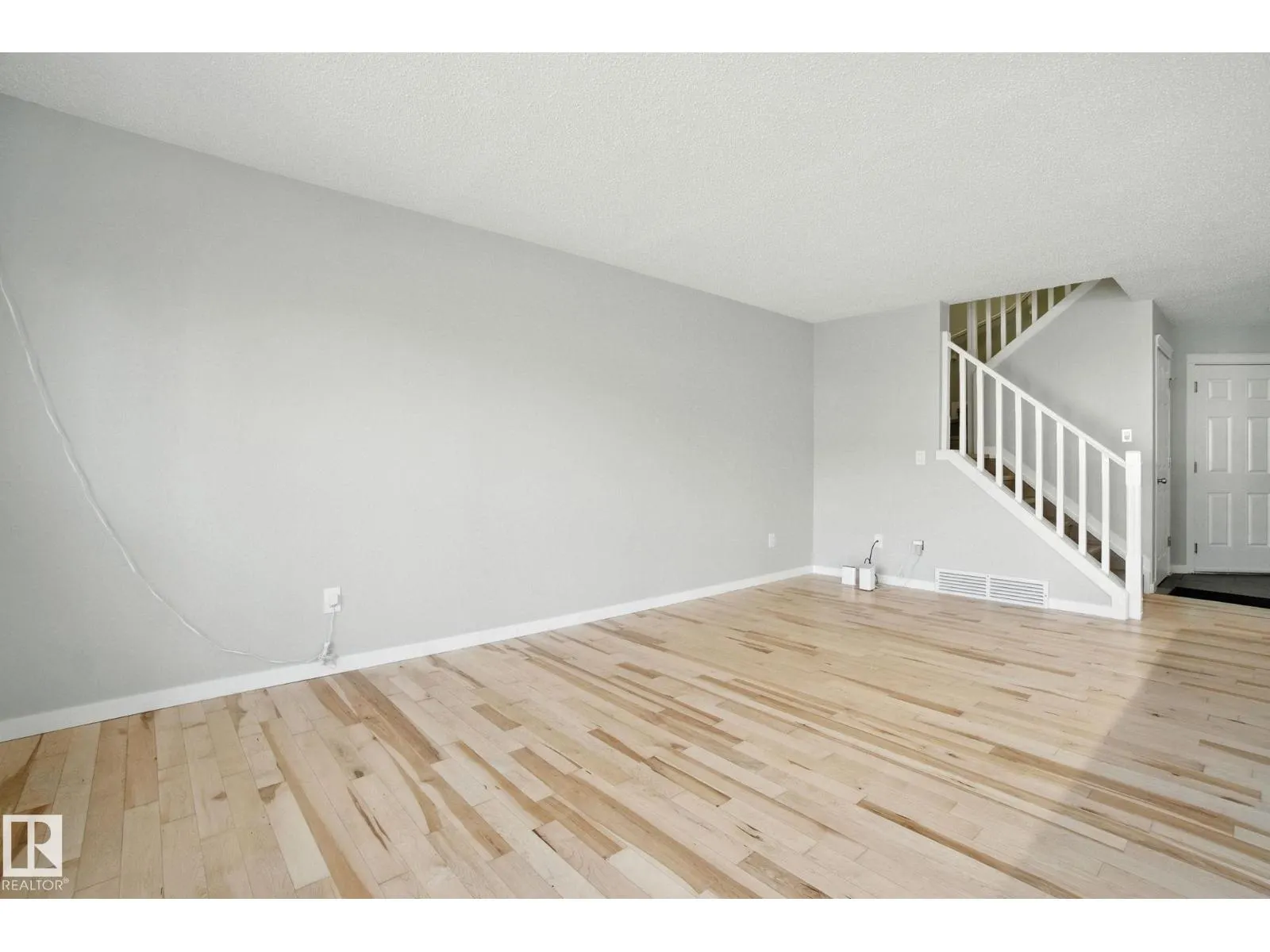 2306 CASSELMAN CR SW SW