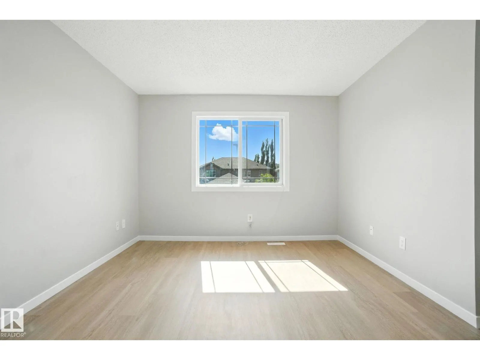 2306 CASSELMAN CR SW SW