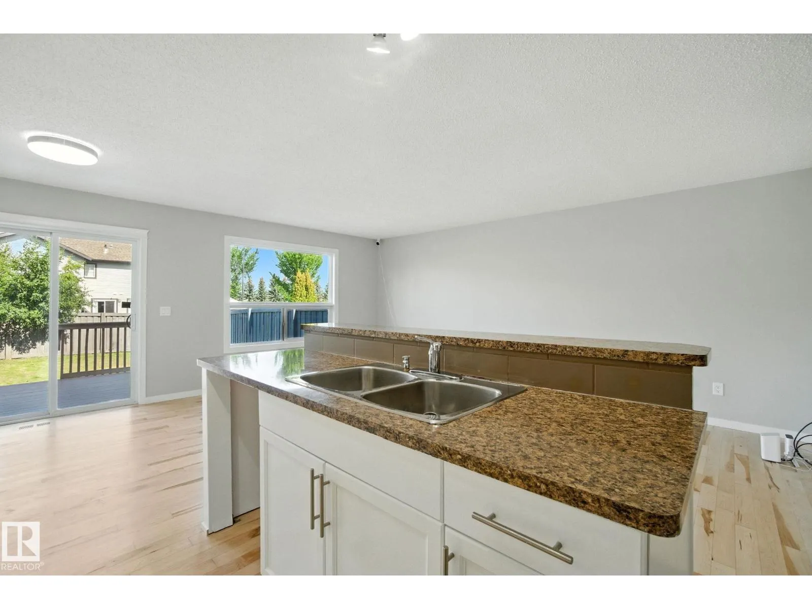 2306 CASSELMAN CR SW SW