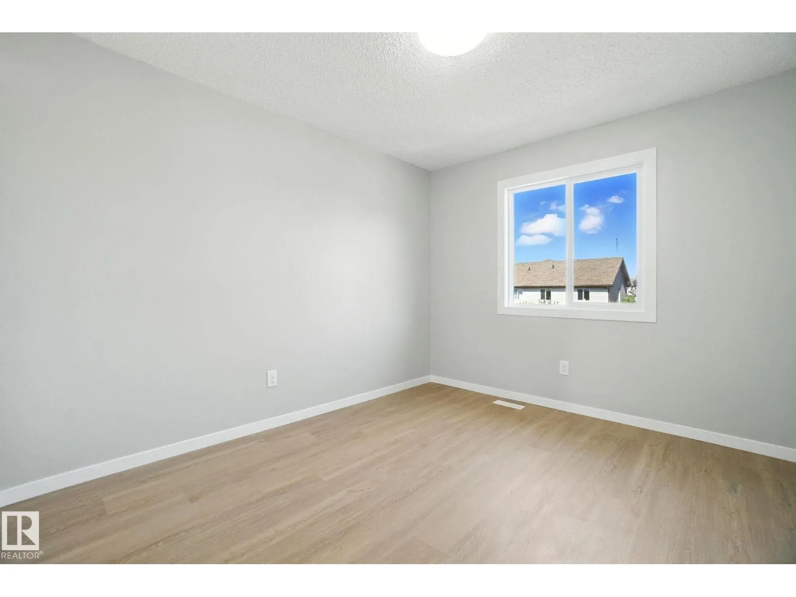 2306 CASSELMAN CR SW SW