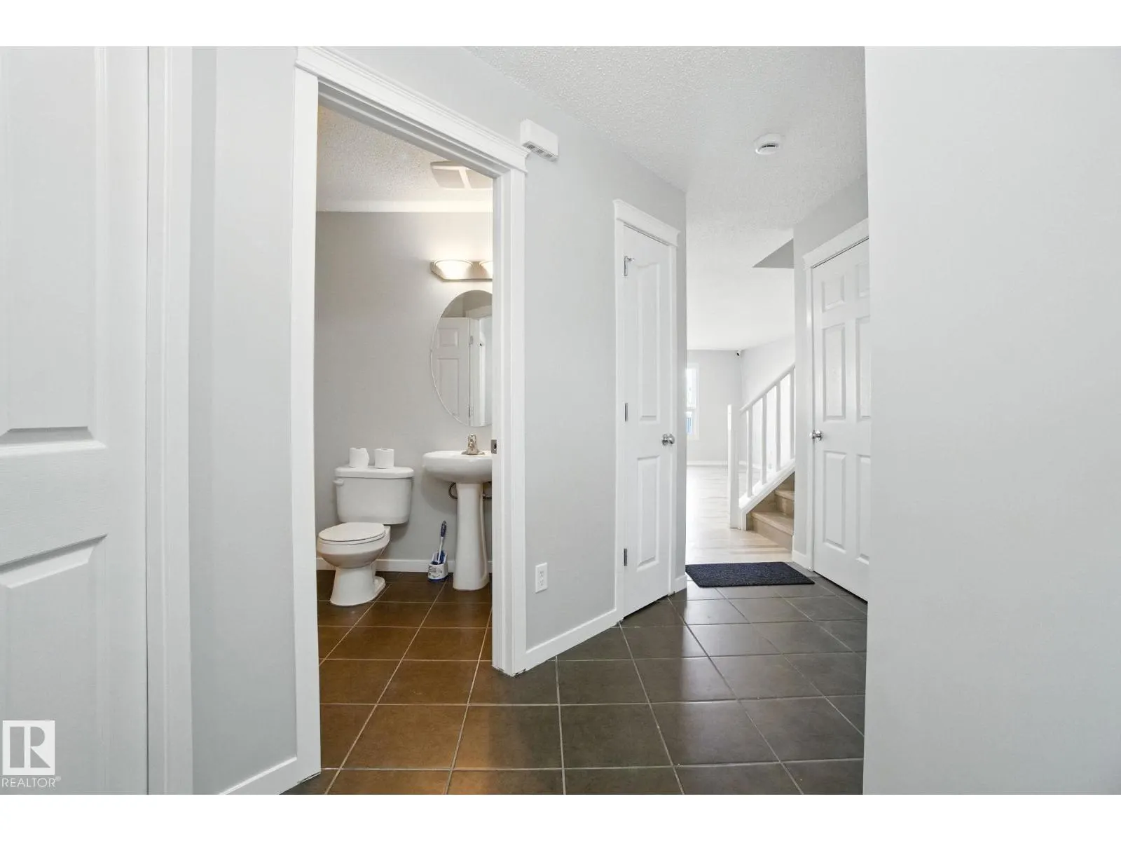 2306 CASSELMAN CR SW SW