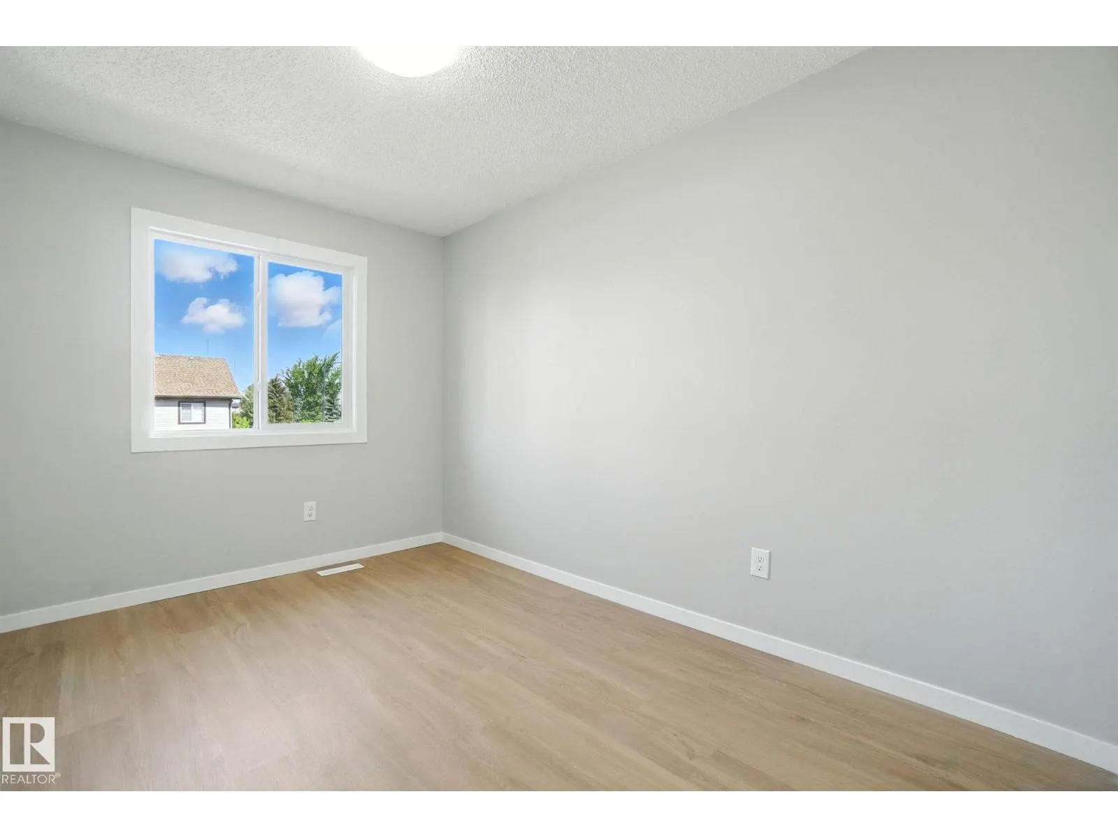 2306 CASSELMAN CR SW SW