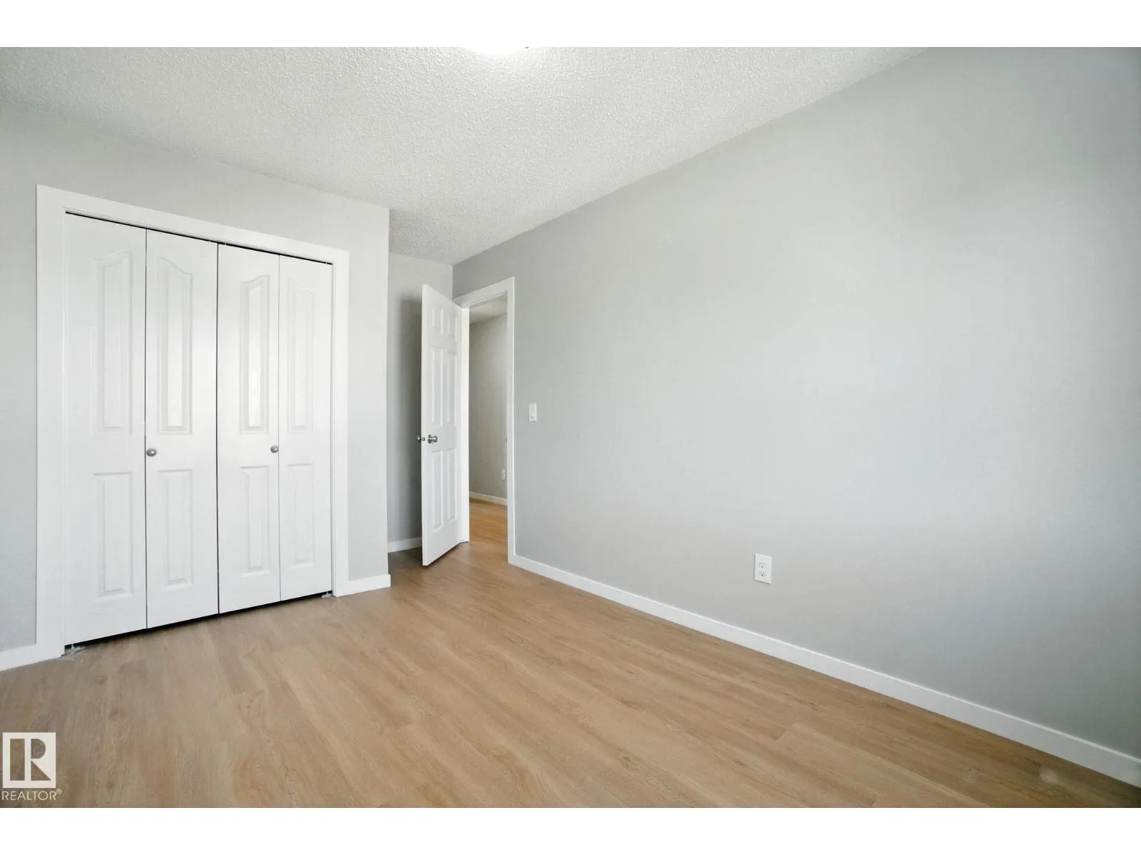 2306 CASSELMAN CR SW SW