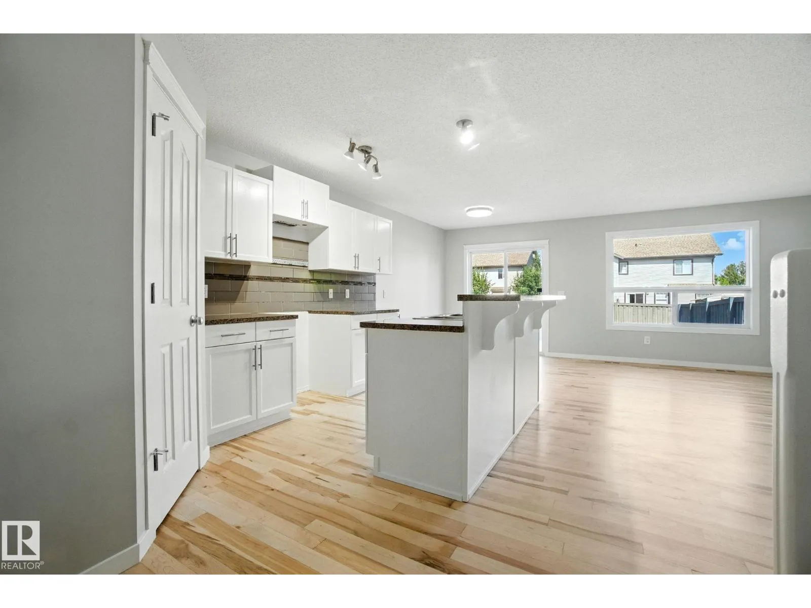 2306 CASSELMAN CR SW SW