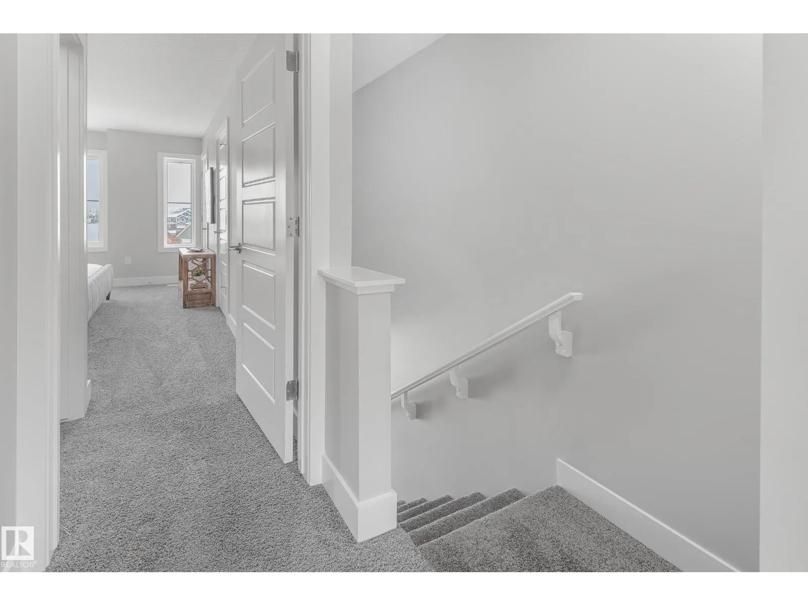 #6 6905 25 AV SW