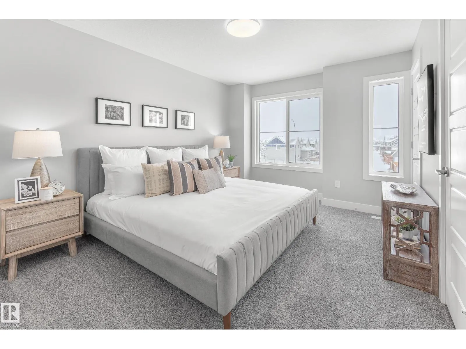 #6 6905 25 AV SW