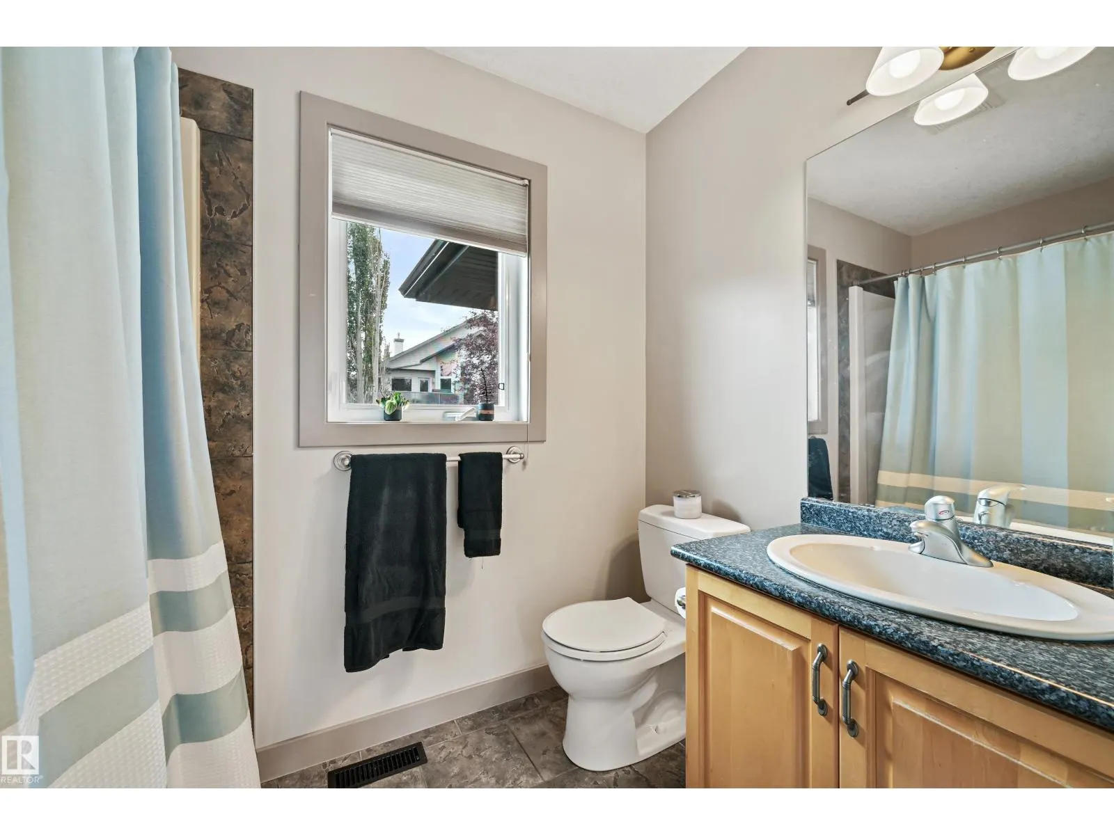 2 KINGSDALE CR