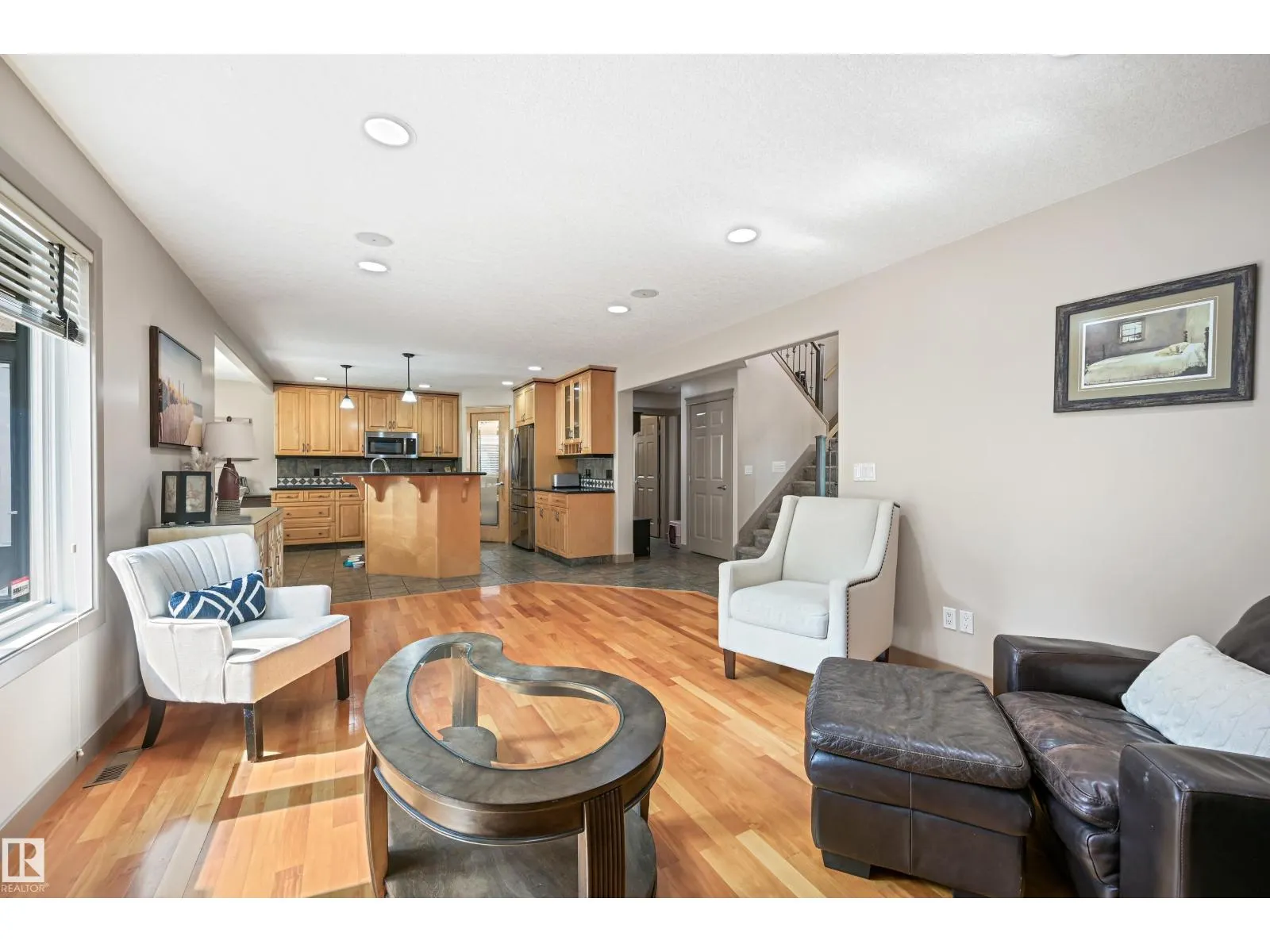 2 KINGSDALE CR