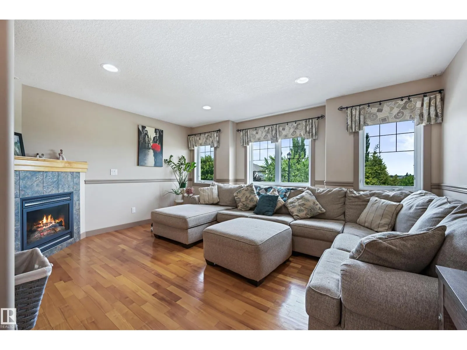 2 KINGSDALE CR