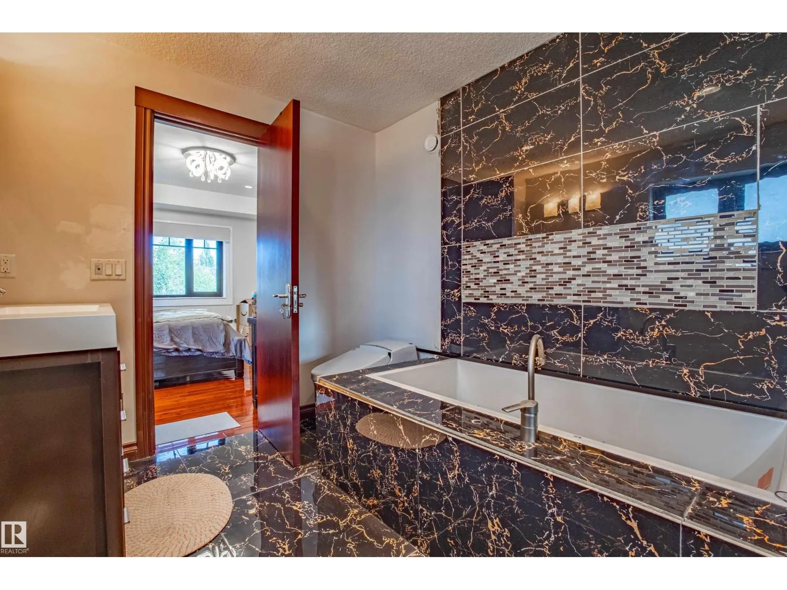 4103 WESTCLIFF HEATH HE SW SW