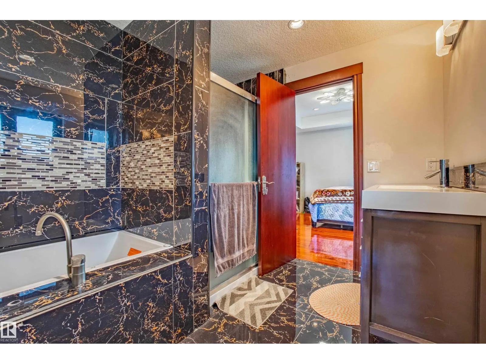 4103 WESTCLIFF HEATH HE SW SW
