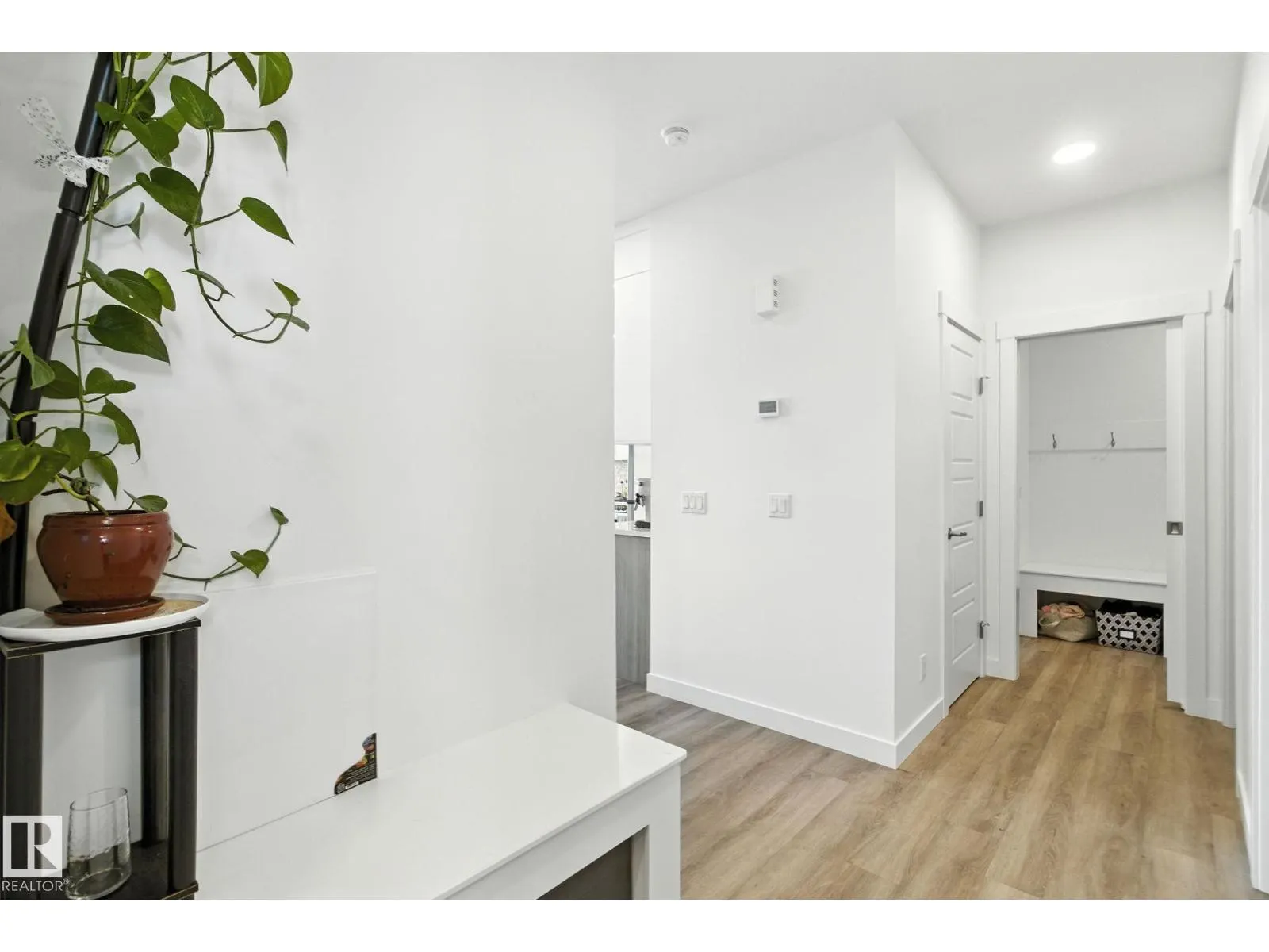 6423 66 ST