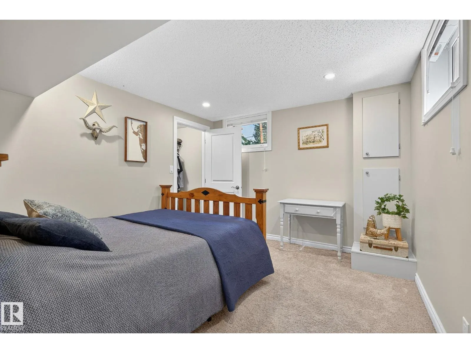 14808 93 AV NW