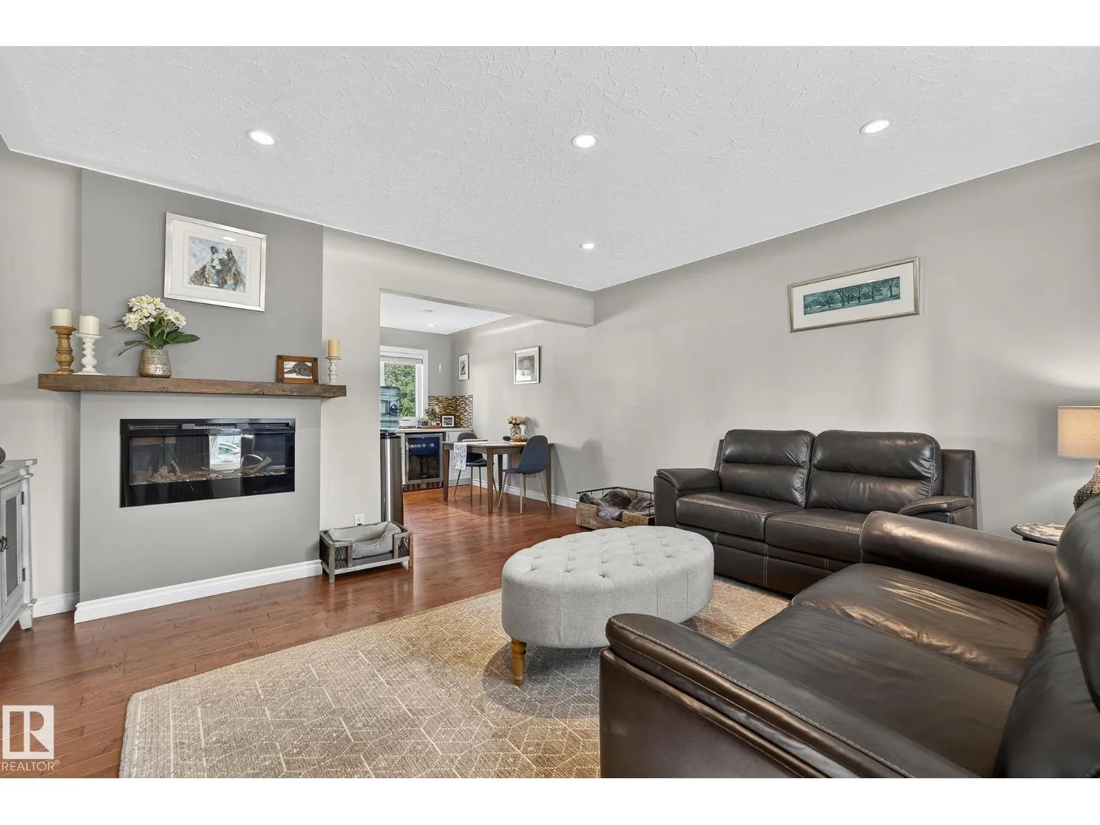 14808 93 AV NW