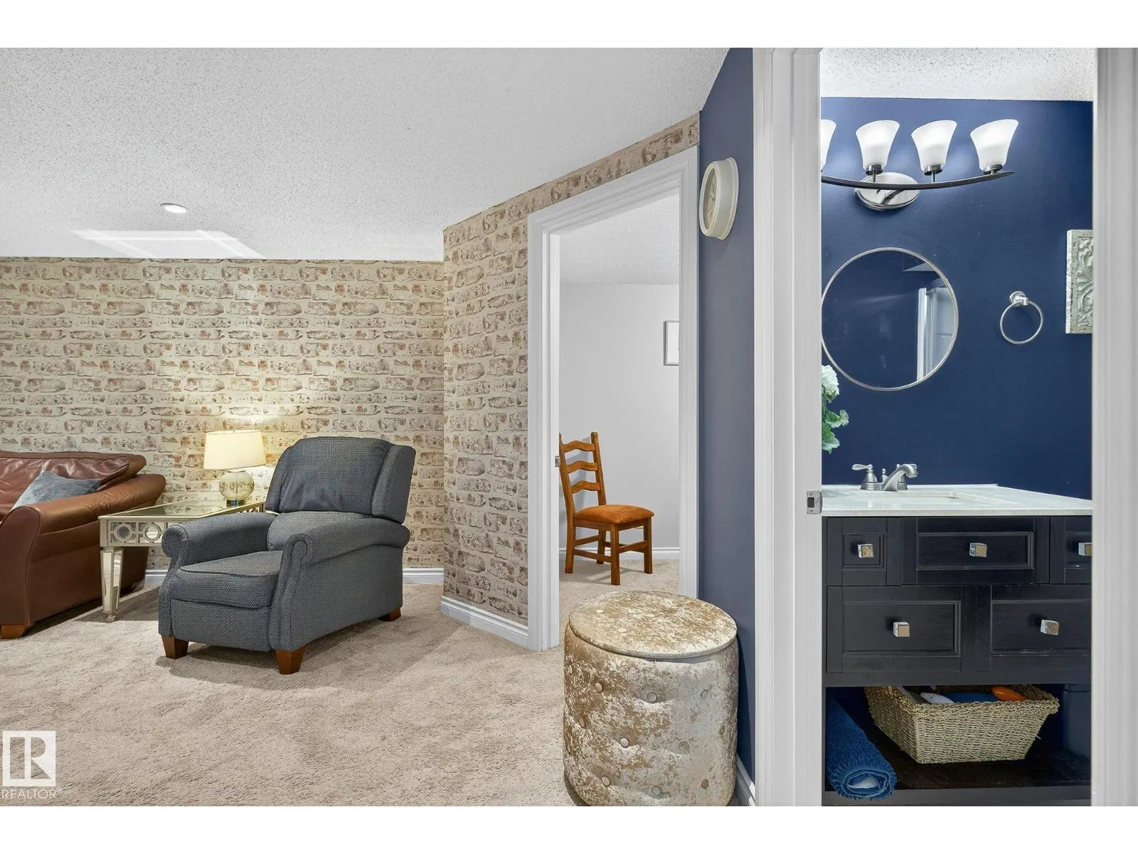 14808 93 AV NW