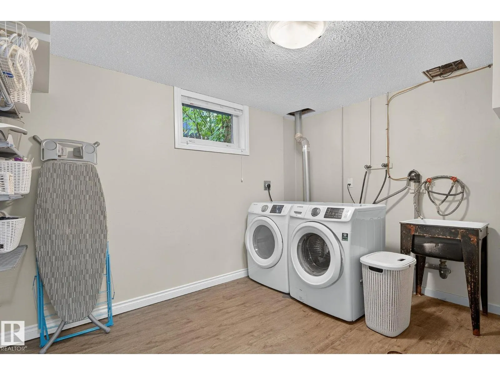 14808 93 AV NW