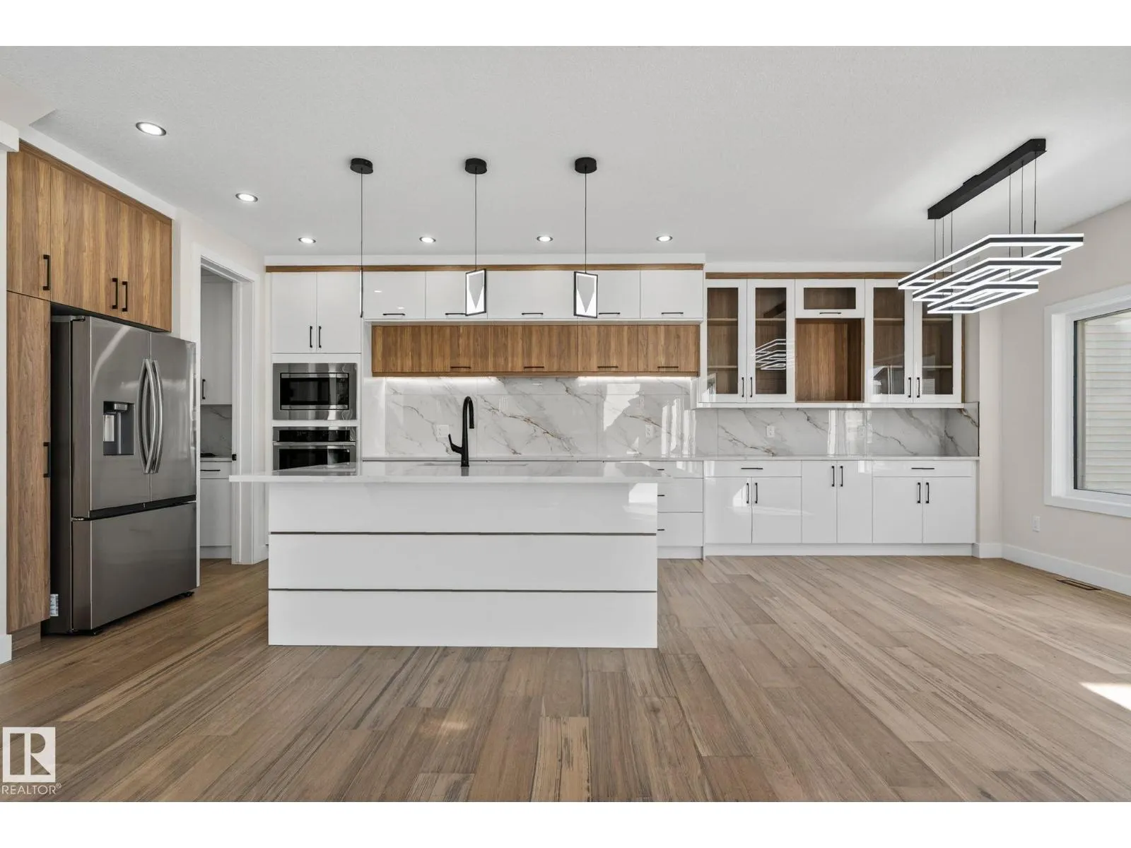 17116 2 ST NW