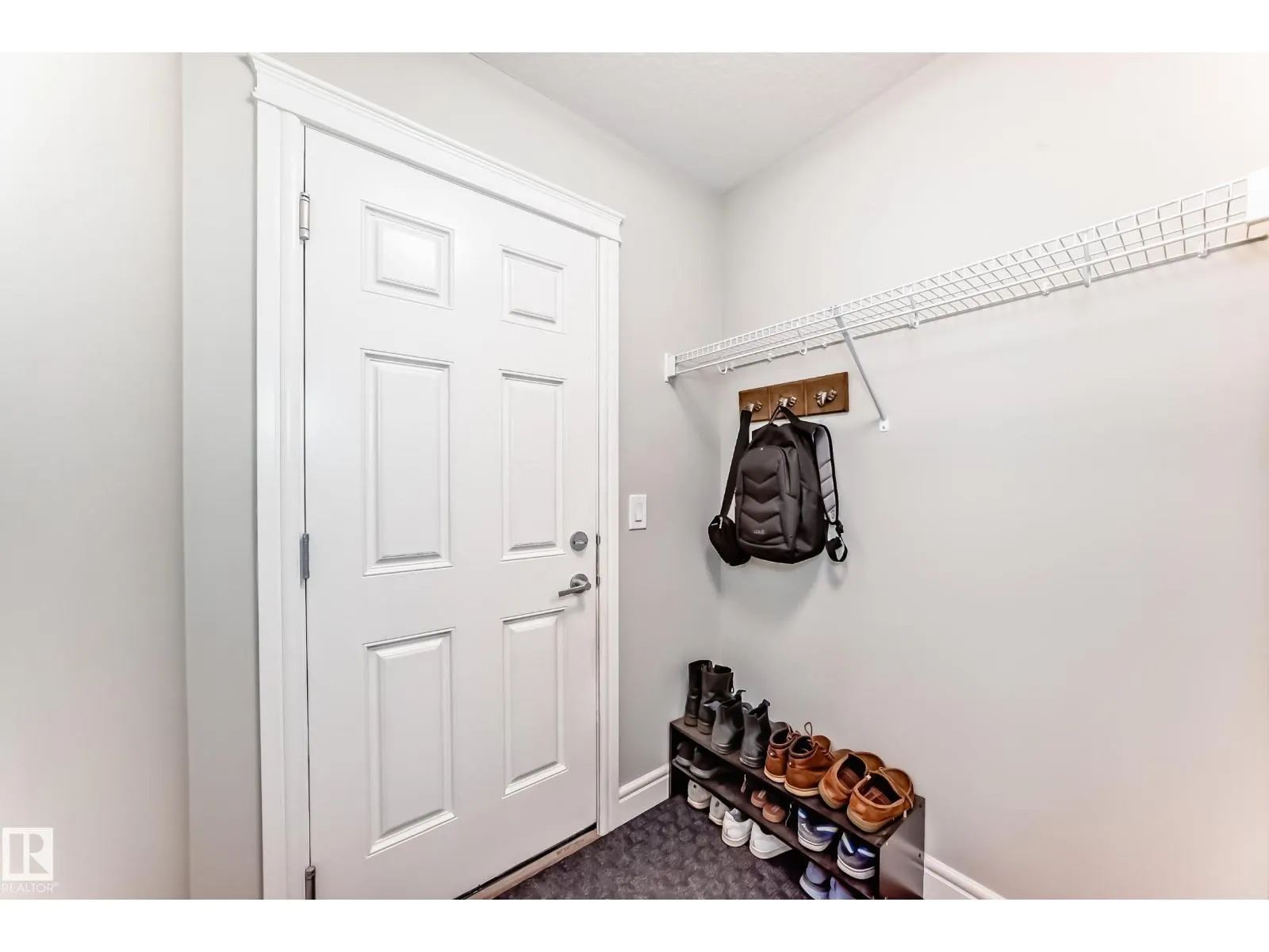 3879 ROBINS CR NW