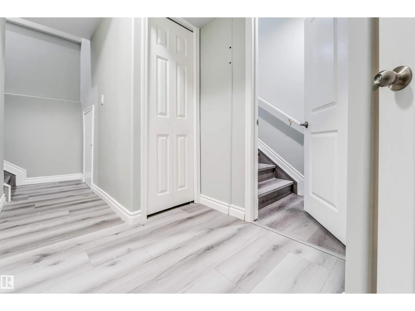 325 Jilling Cres. NW