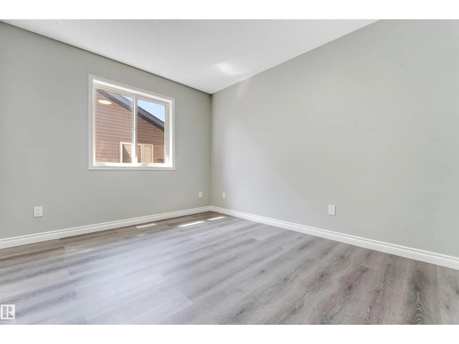 325 Jilling Cres. NW