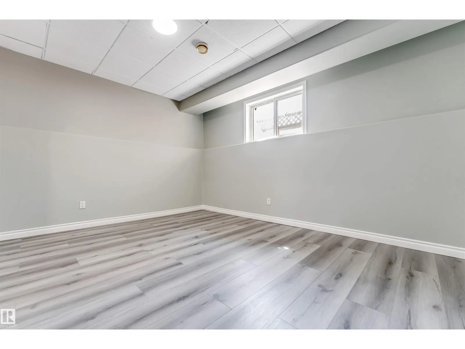 325 Jilling Cres. NW