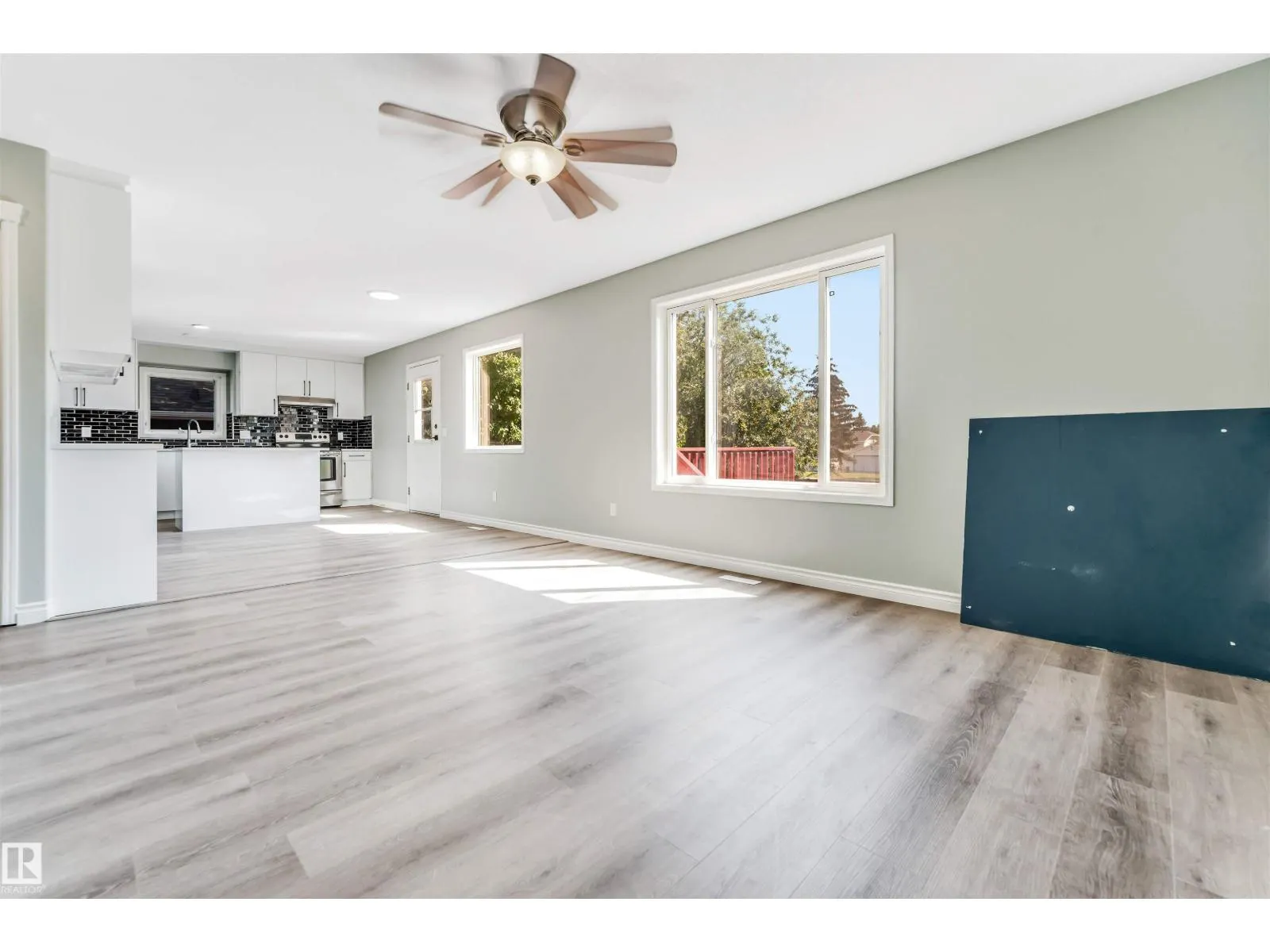 325 Jilling Cres. NW